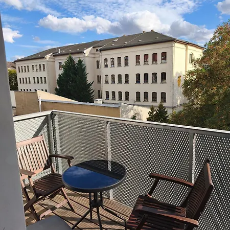 3,5 Zimmer-wohnung Mit Altbau-charme *