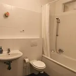 3,5 Zimmer-wohnung Mit Altbau-charme Apartment Leipzig