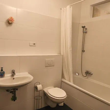 3,5 Zimmer-wohnung Mit Altbau-charme Διαμέρισμα Λειψία