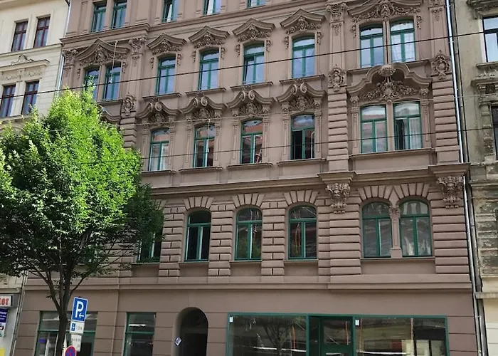 3,5 Zimmer-wohnung Mit Altbau-charme