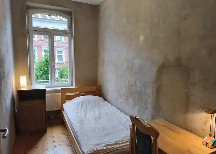 3,5 Zimmer-wohnung Mit Altbau-charme Lägenhet